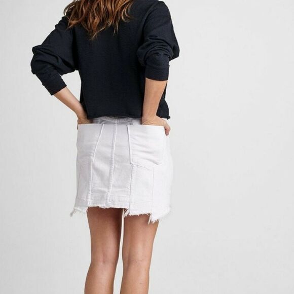 HUDSON WEEKENDER STEP HEM MINI SKIRT IN WHITE‎ - Picture 2 of 7